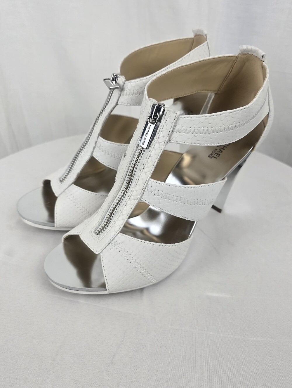 NWB Michael Kor's Berkley T-Strap White Zip Front Strappy W/Metallic Heels Sz 10